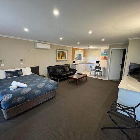 Blue Whale Motor Inn&apartamentos Warrnambool Exterior foto