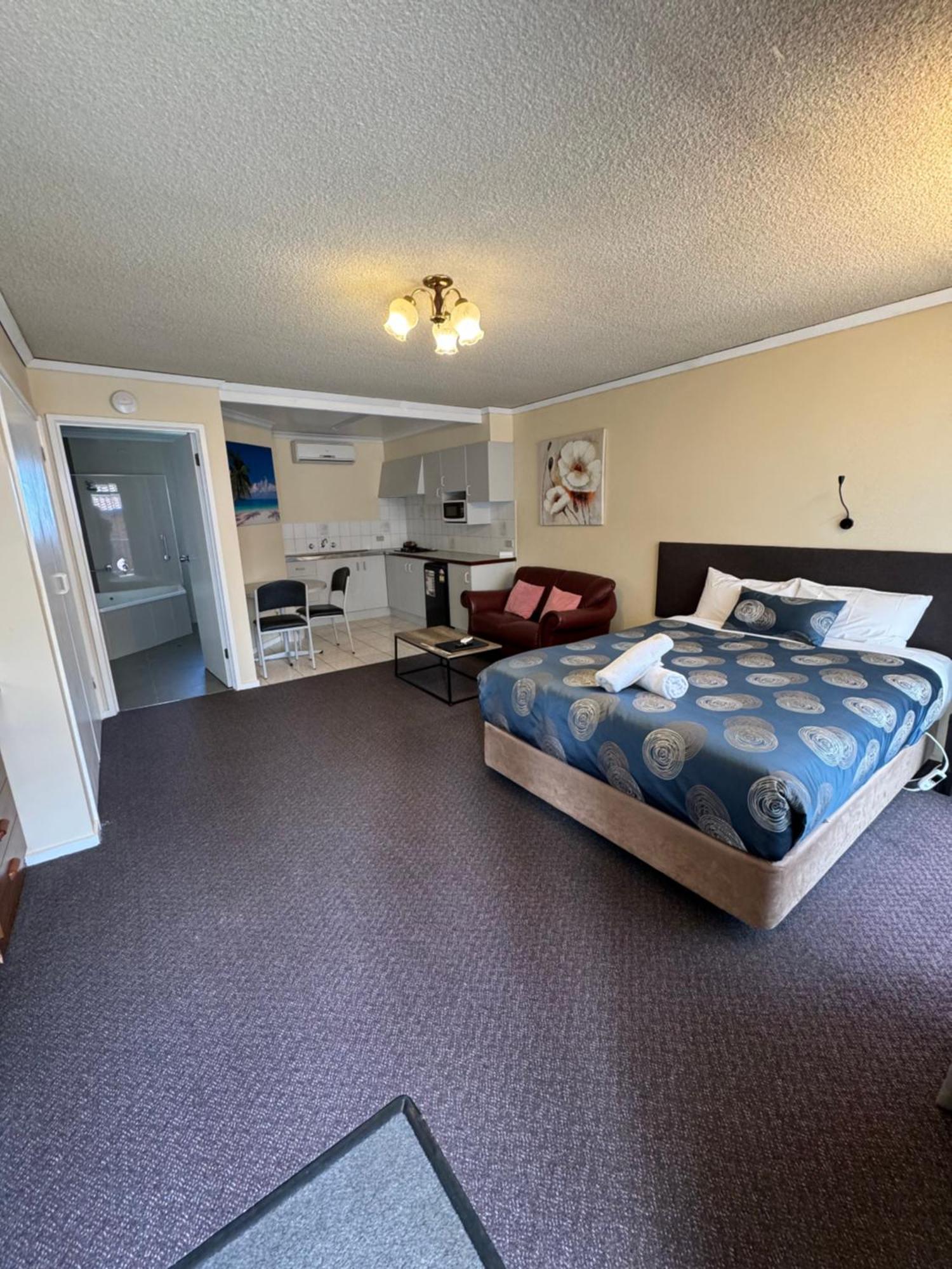 Blue Whale Motor Inn&apartamentos Warrnambool Exterior foto